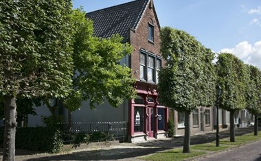 Vergaderen in het 18e eeuwse Pand Betuwe Vergaderen in het 18e eeuwse Pand Betuwe