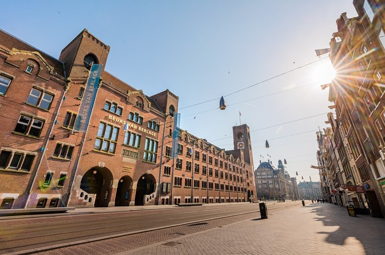 Vergaderen in de Beurs van Berlage Vergaderen in de Beurs van Berlage