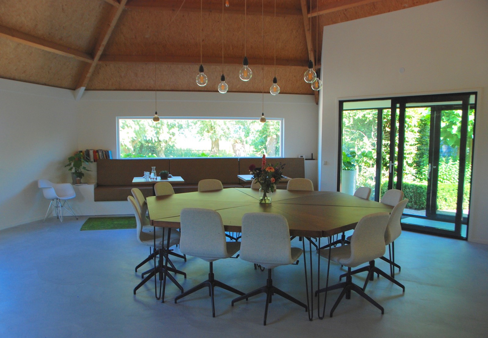 Vergaderen in een hooiberg