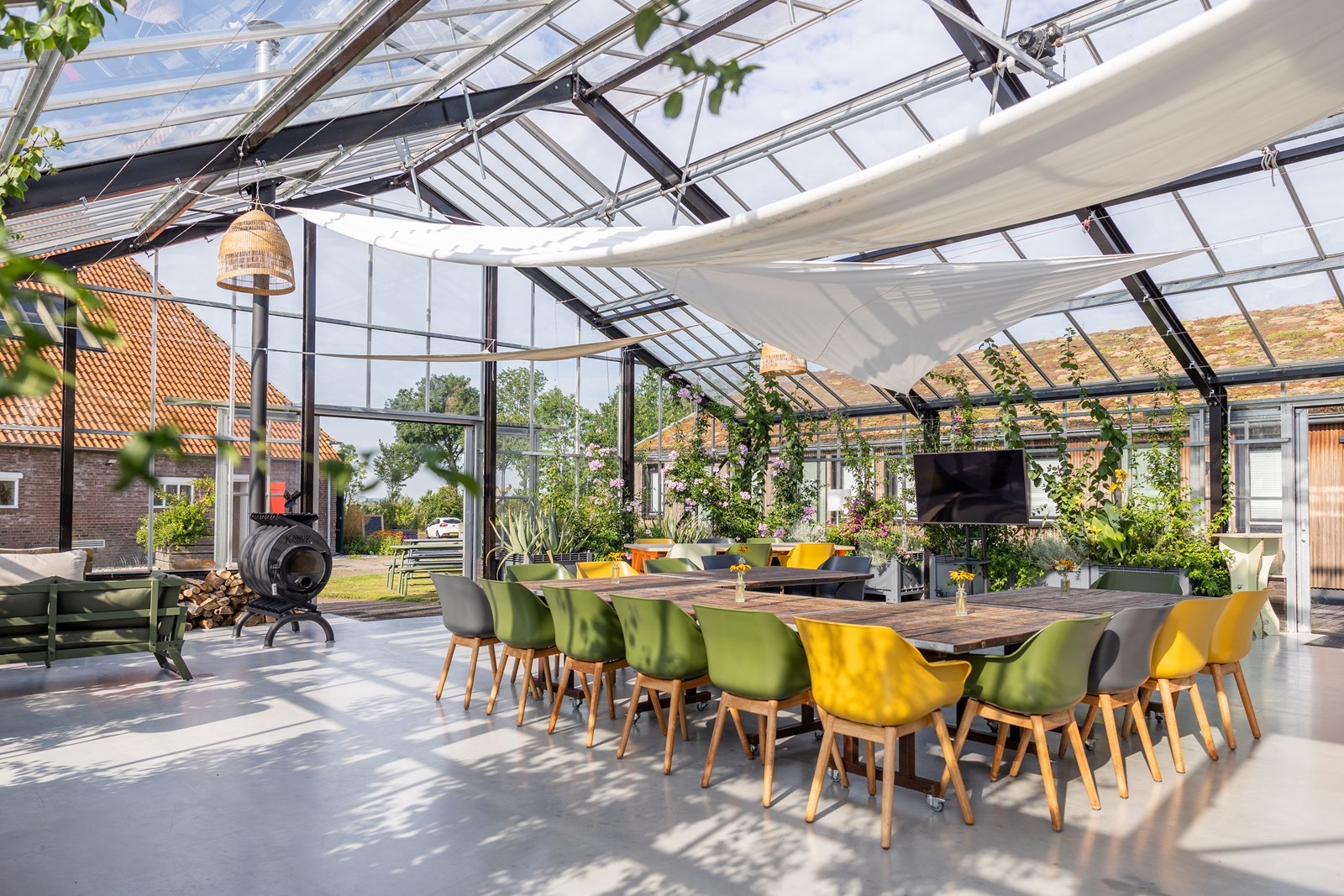 Ecologische vergaderlocatie met 18 stijvolle eenpersoons-slaapkamers