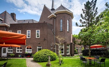 Vergaderen in een oude Kloosterkapel in Den Bosch Vergaderen in een oude Kloosterkapel in Den Bosch