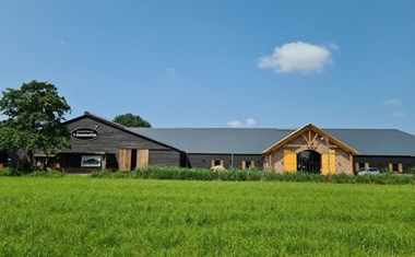 Vergaderen op een melkvee boerderij in Brabant Vergaderen op een melkvee boerderij in Brabant