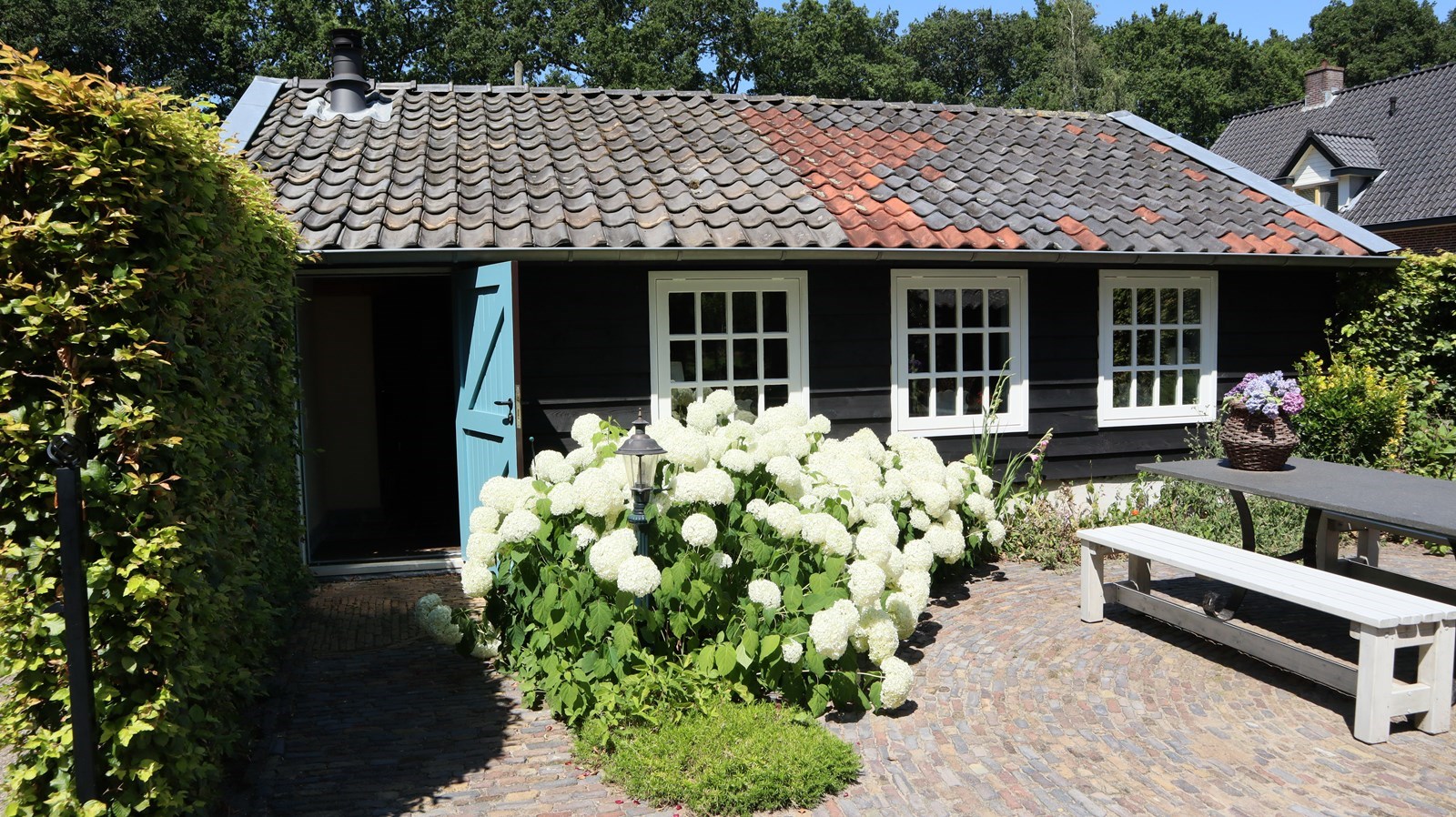 Vergaderen in een hedendaags Kippenhok