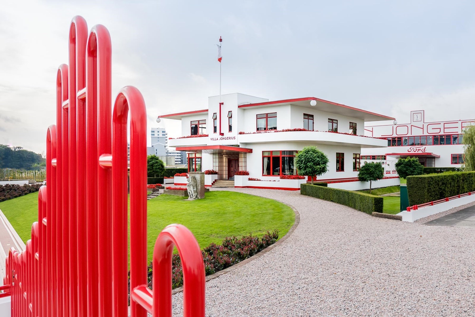 Vergaderen bij Villa Jongerius