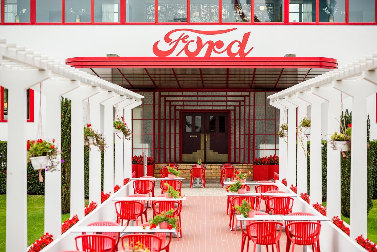 Vergaderen bij Villa Jongerius