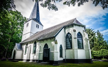 Vergaderen in eeuwenoude middeleeuwse Kerk Vergaderen in eeuwenoude middeleeuwse Kerk