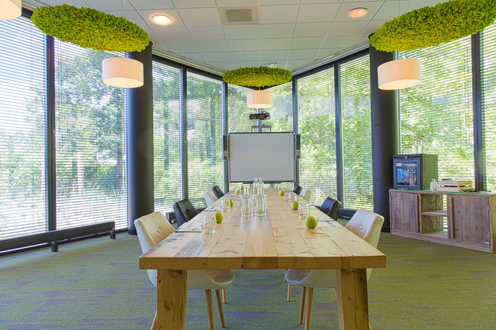 Vergaderen en overnachten op 50 meter van het strand