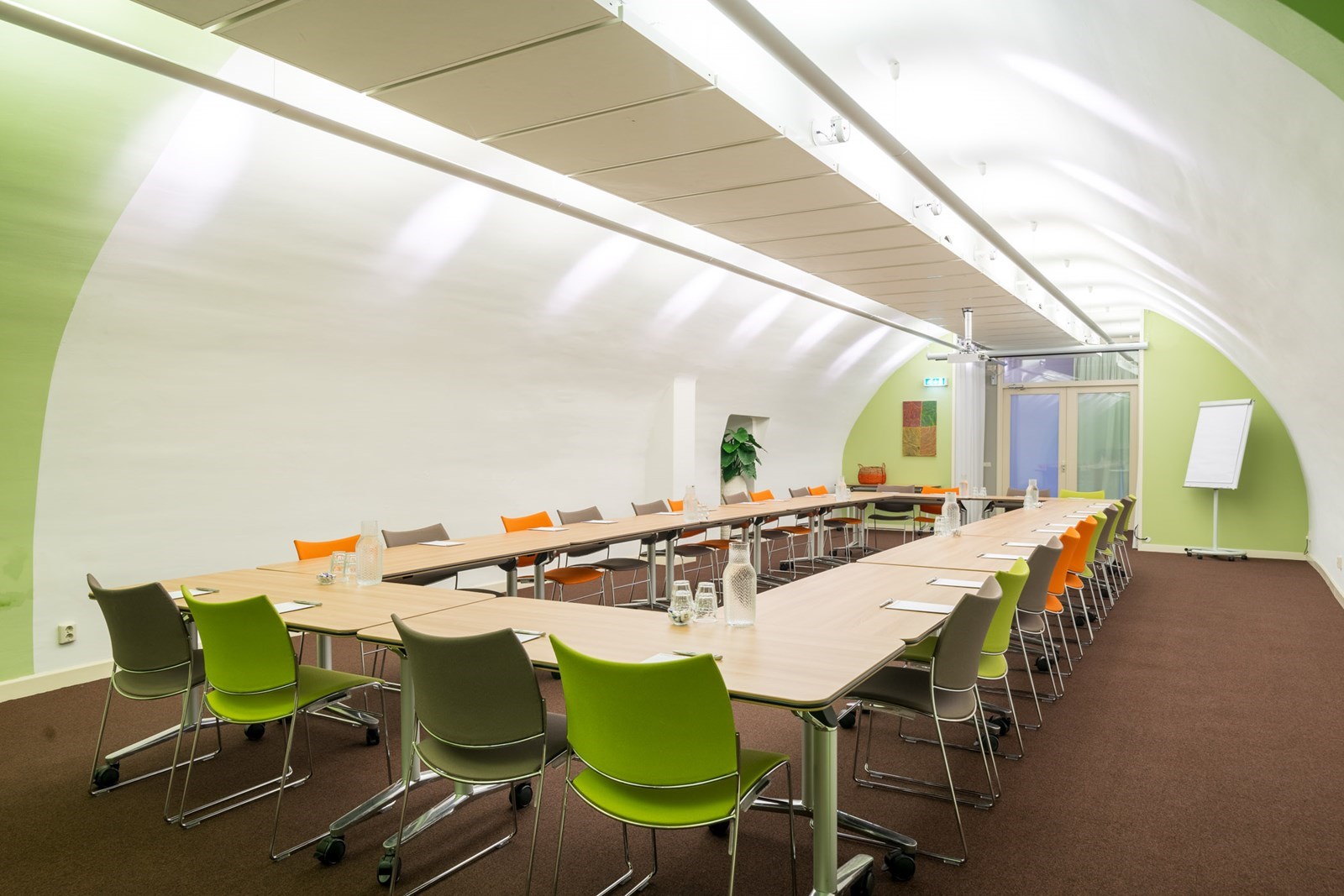 Vergaderen in een Werfkelder in Utrecht