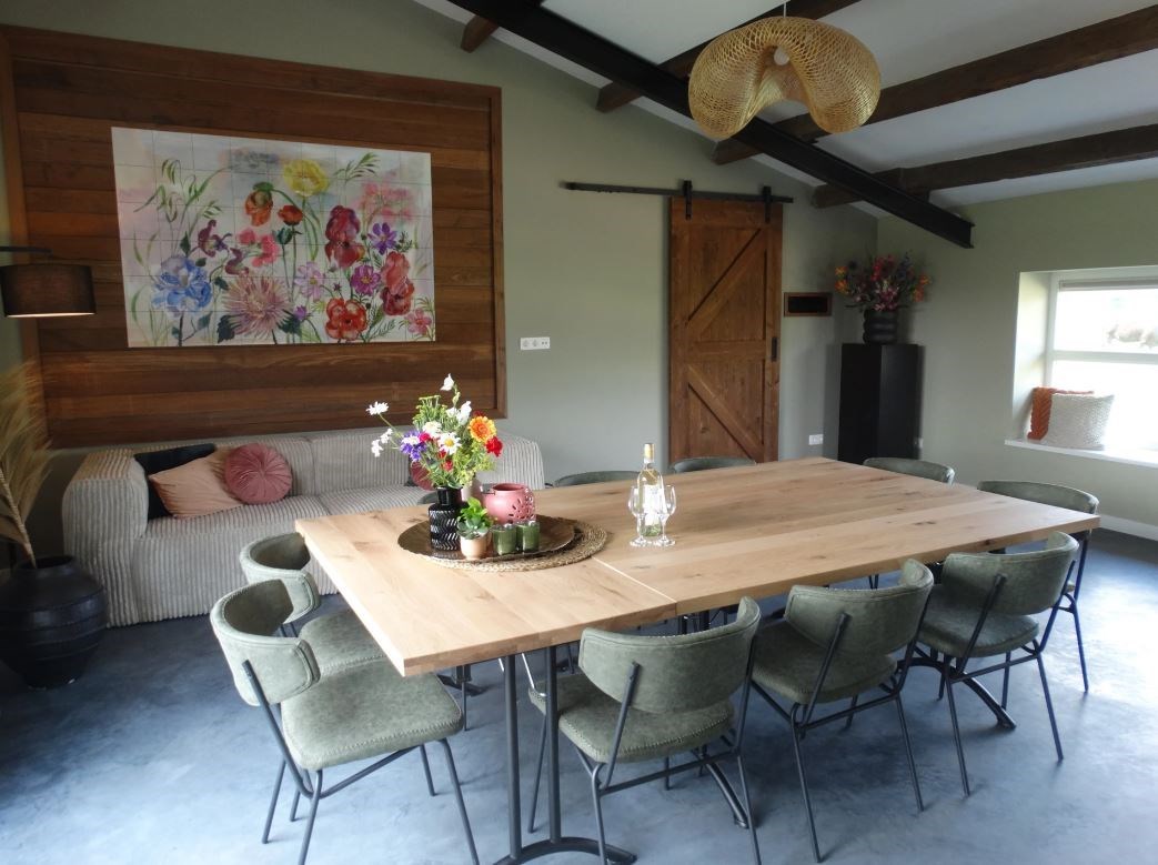 Vergaderen in een Kippenschuur