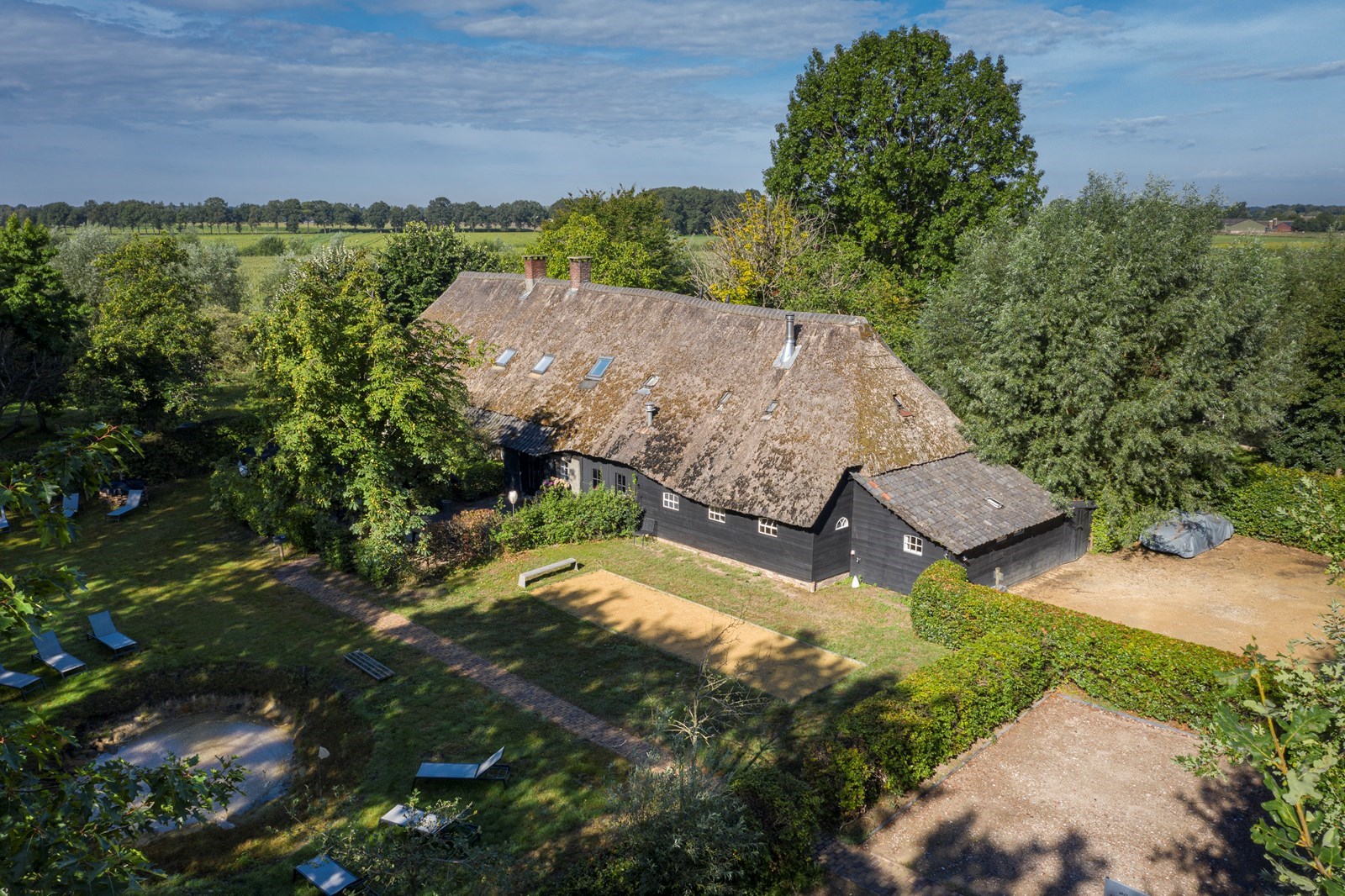 Eeuwenoude boerderij in natuurgebied het Groene Woud
