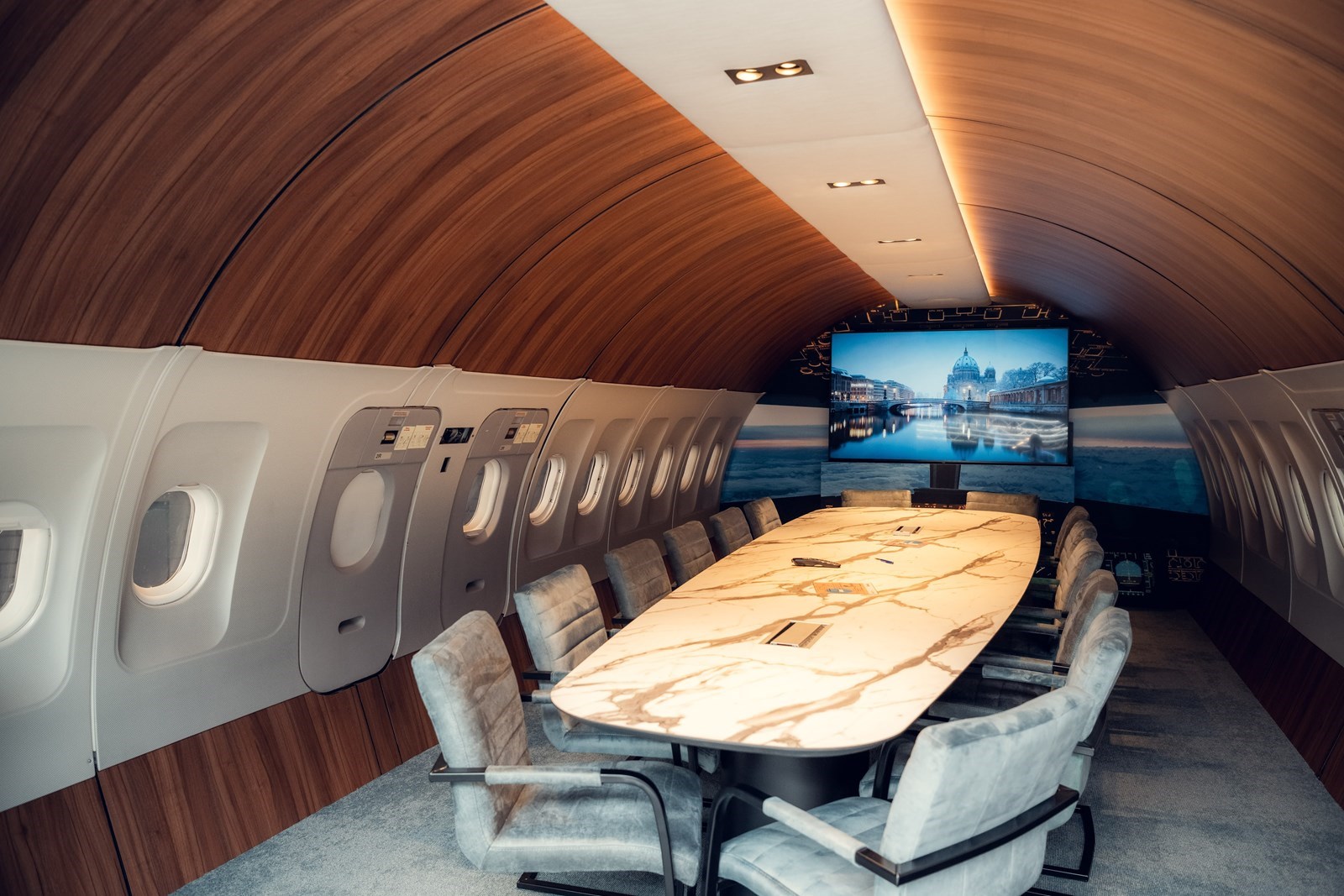 Vergaderen in de romp van een Boeing