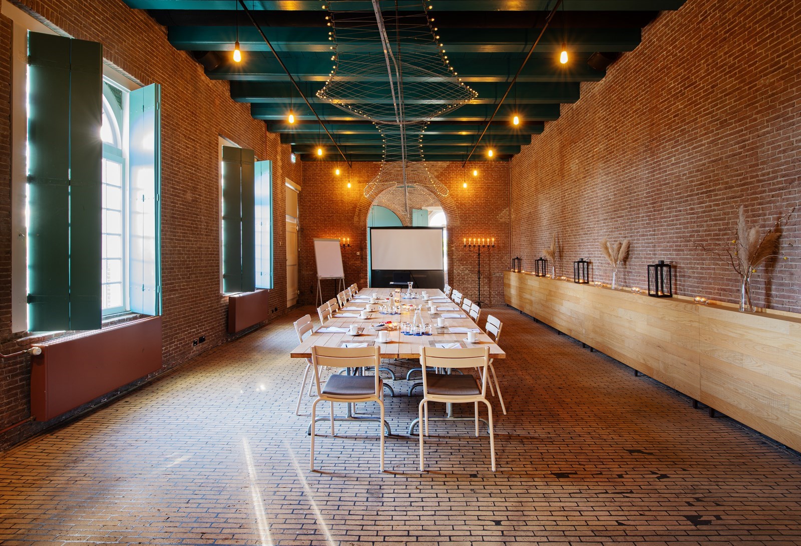 Vergaderen in Slot Loevestein