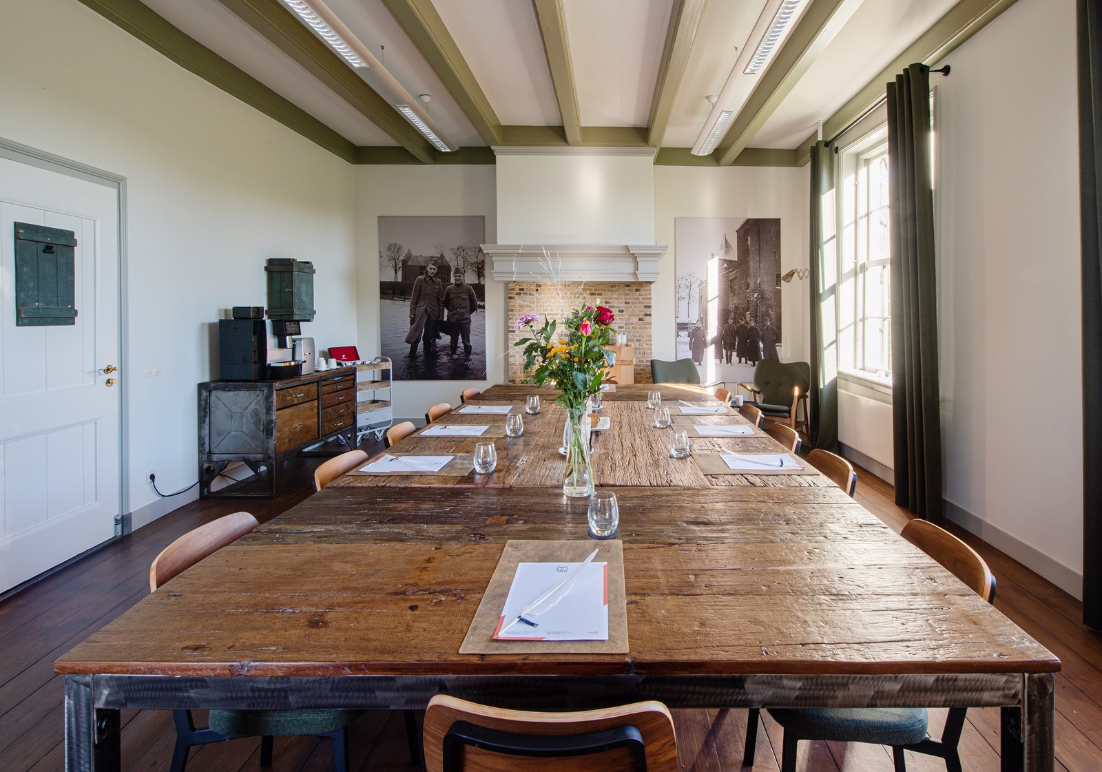 Vergaderen in Slot Loevestein