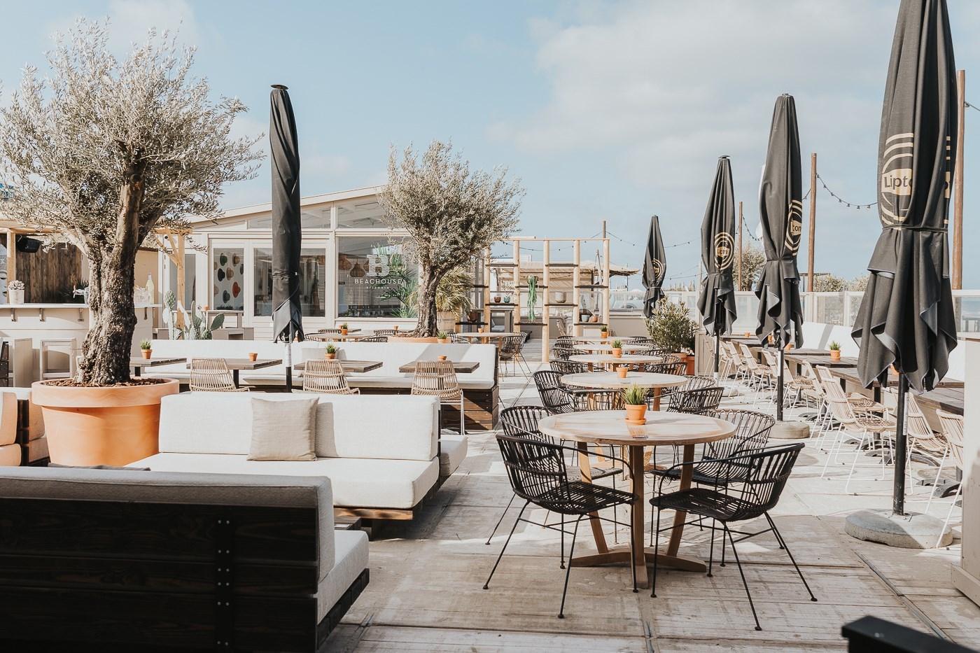 Vergaderen met uitzicht over het Kijkduinse strand en de Noordzee