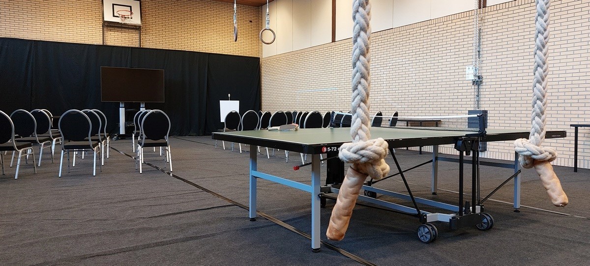 Vergaderen en overnachten in een voormalig schoolgebouw