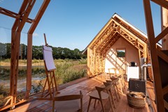 Unieke vergadercabin met uitschuifbare glazen en houten schillen gelegen in één van de grootste vlinderidylles van Nederland. Unieke vergadercabin met uitschuifbare glazen en houten schillen gelegen in één van de grootste vlinderidylles van Nederland.