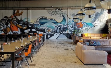 Vergaderen in een creatieve en industriële loods in Utrecht Vergaderen in een creatieve en industriële loods in Utrecht