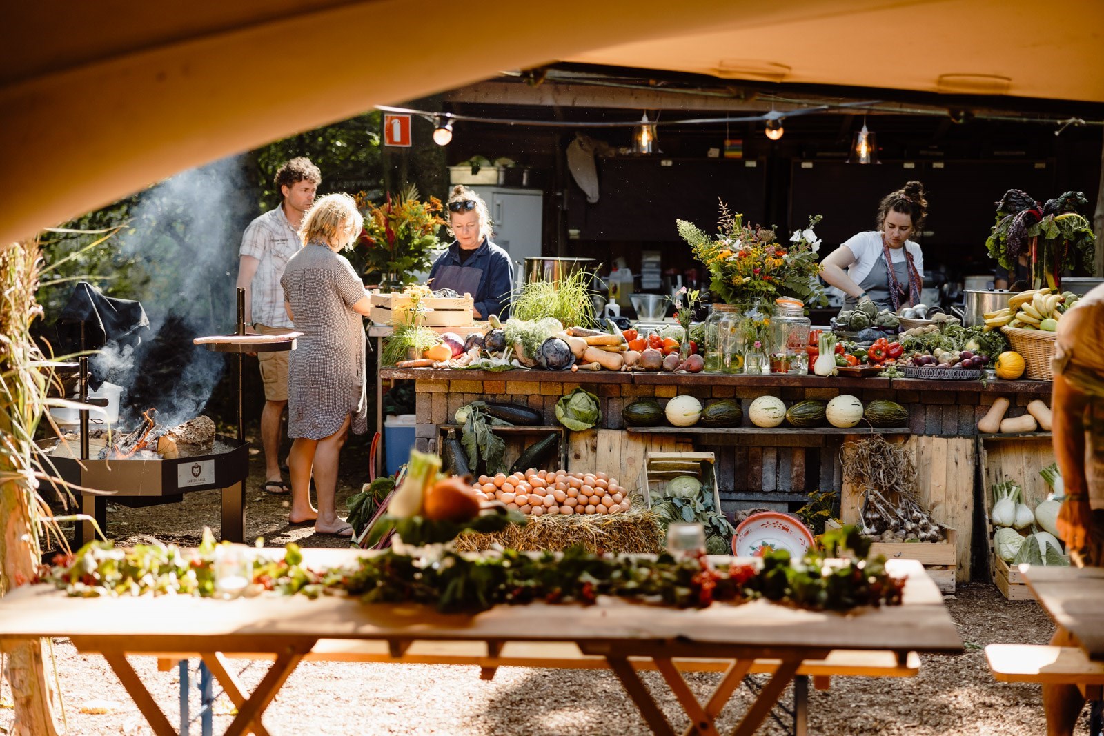 In de open lucht vergaderen in een bijzondere Boskamer