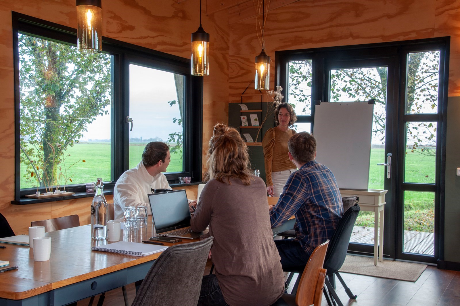 Vergaderen en overnachten in kleinschalig vakantiedorpje met schitterende Waterlodges