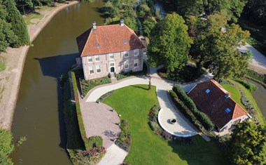 Vergaderen en overnachten in een rijksmonument uit 1636  op je eigen eiland Vergaderen en overnachten in een rijksmonument uit 1636  op je eigen eiland