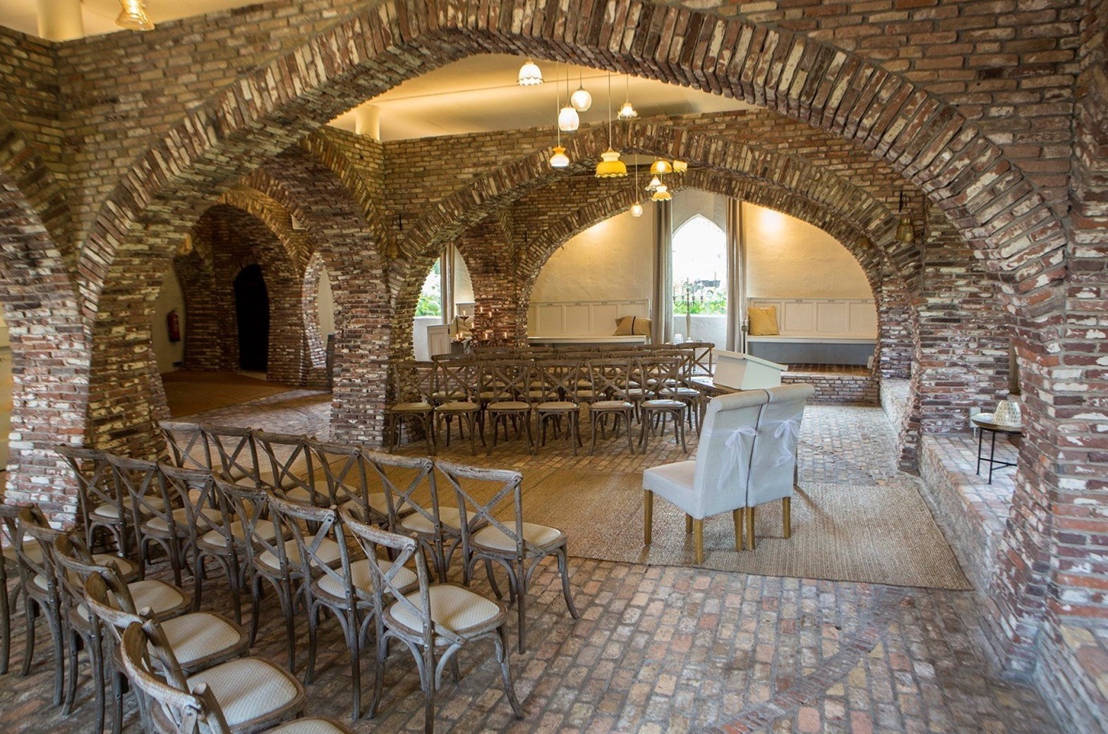 Monumentale hoeve tussen weilanden en boomgaarden