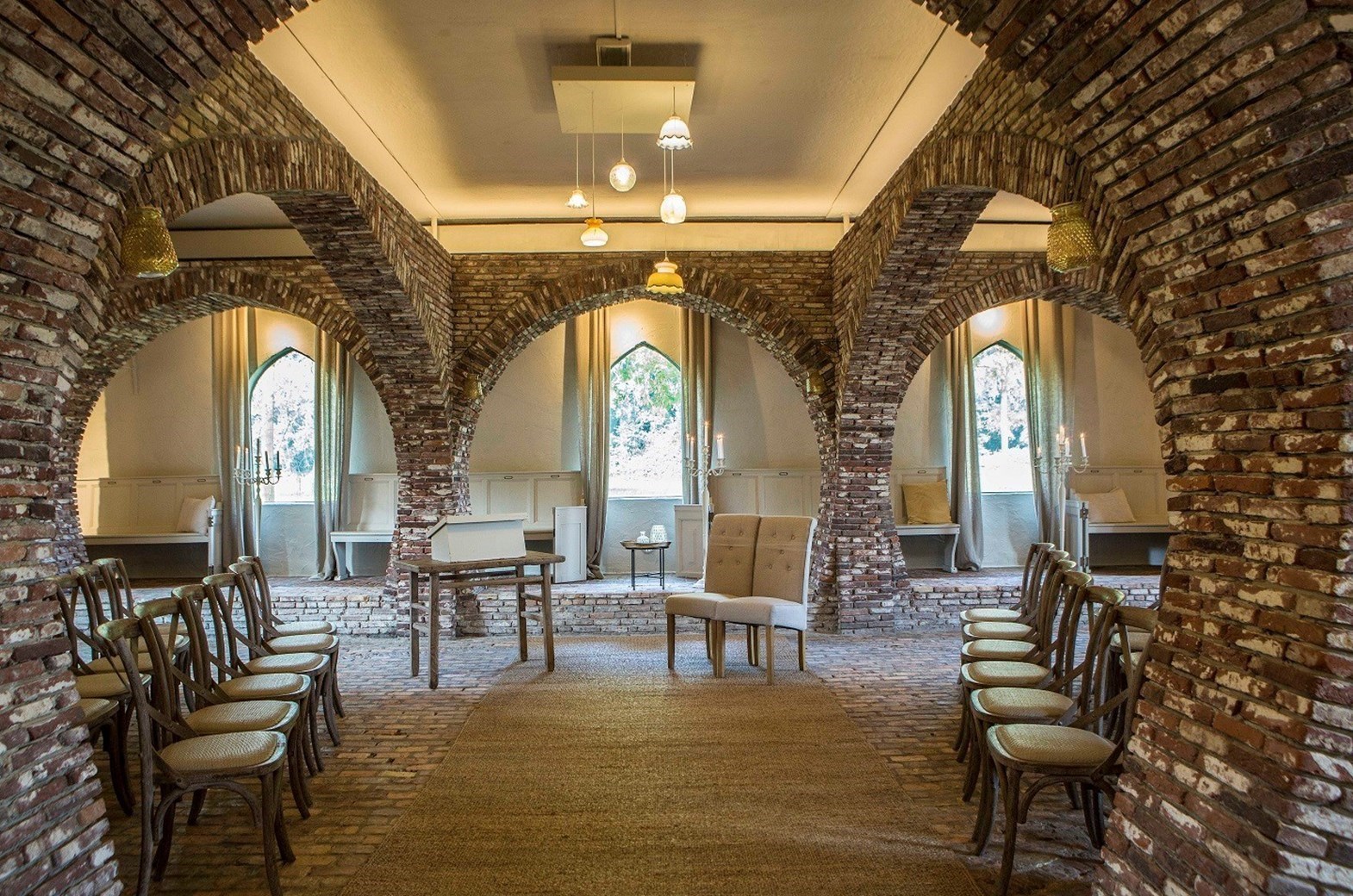 Monumentale hoeve tussen weilanden en boomgaarden