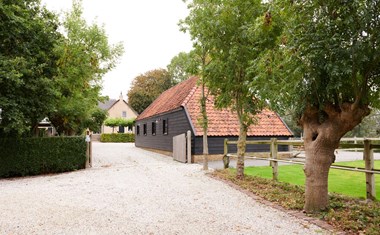 Vergaderen in het Koetshuis van een monumentale boerderij uit 1550 Vergaderen in het Koetshuis van een monumentale boerderij uit 1550