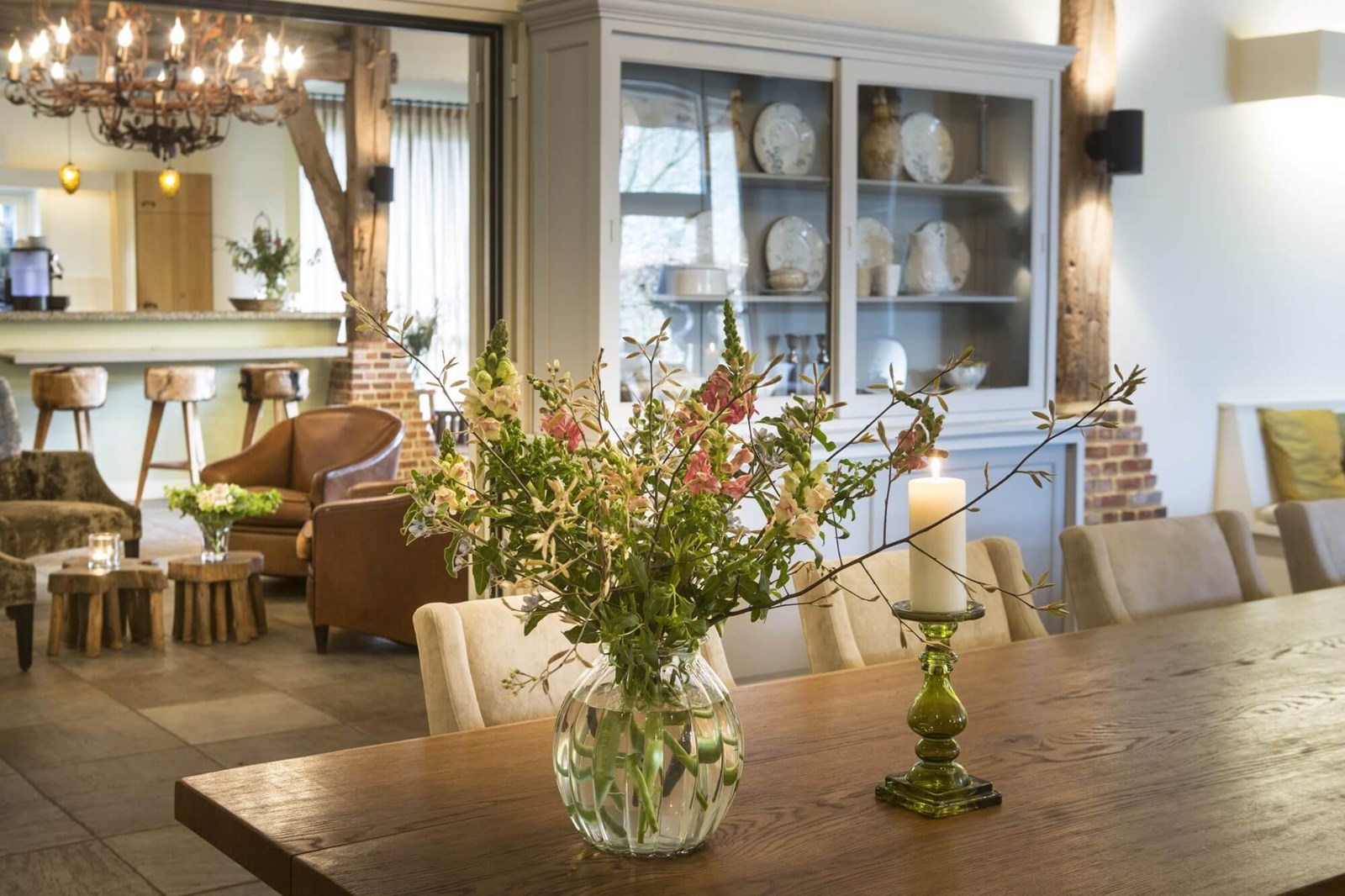 Vergaderen in een Vlaamse schuur op een eeuwenoud landgoed