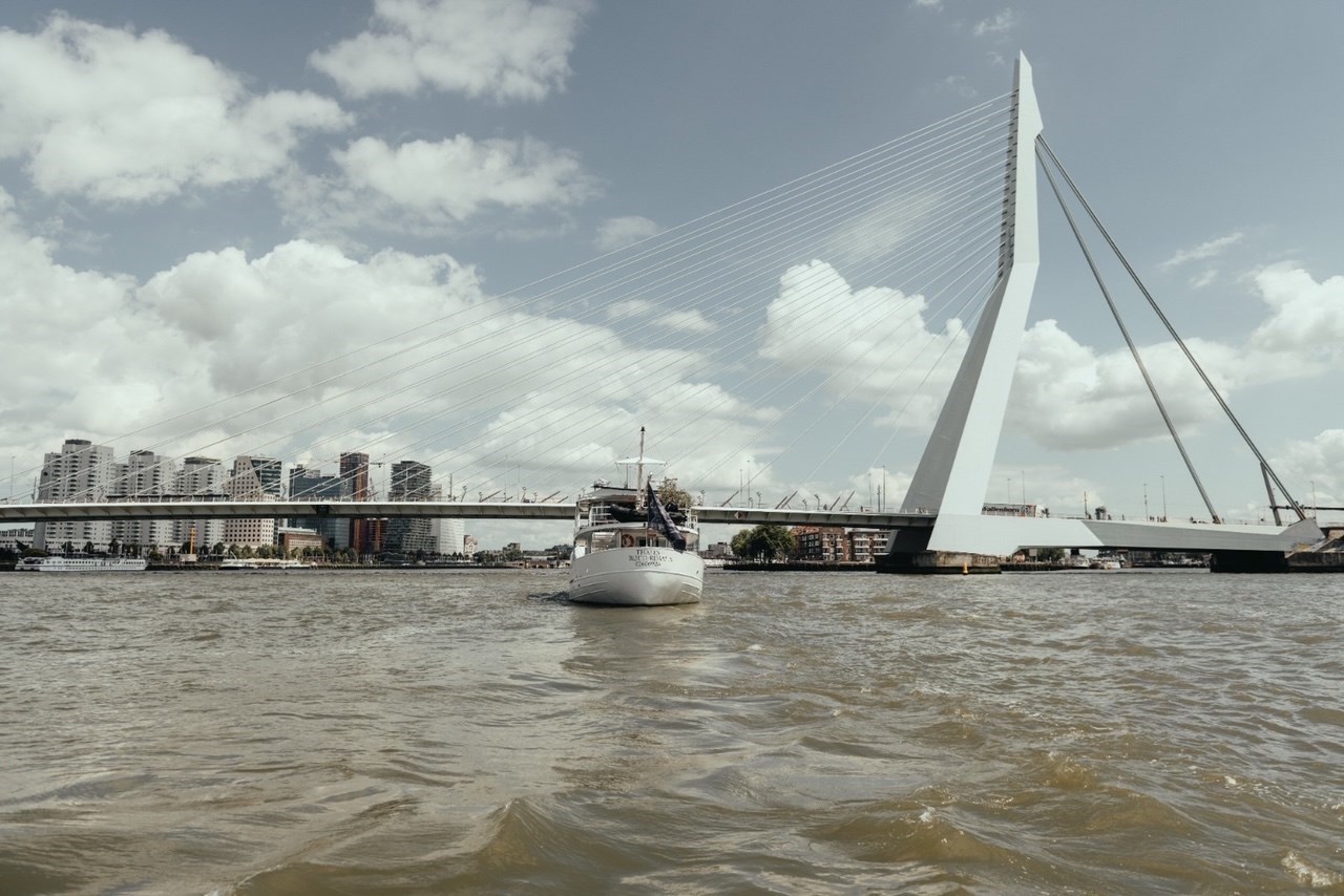 Vergaderen aan boord van een bijzonder Yacht in het centrum van Rotterdam