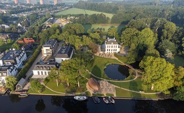 Vergaderen op een in 1670 gestichte Buitenplaats aan de Vecht Vergaderen op een in 1670 gestichte Buitenplaats aan de Vecht