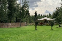 Vergaderen in een sfeervolle oude schuur in het groen Vergaderen in een sfeervolle oude schuur in het groen