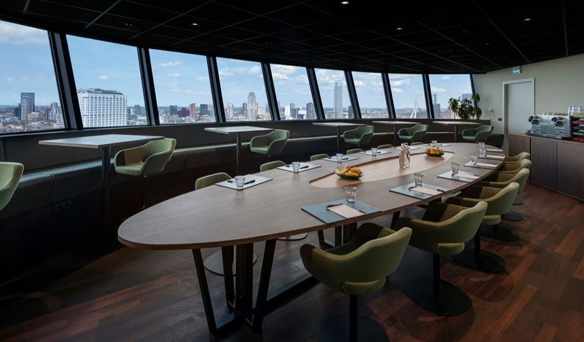 Vergaderen bovenop de Euromast in Rotterdam