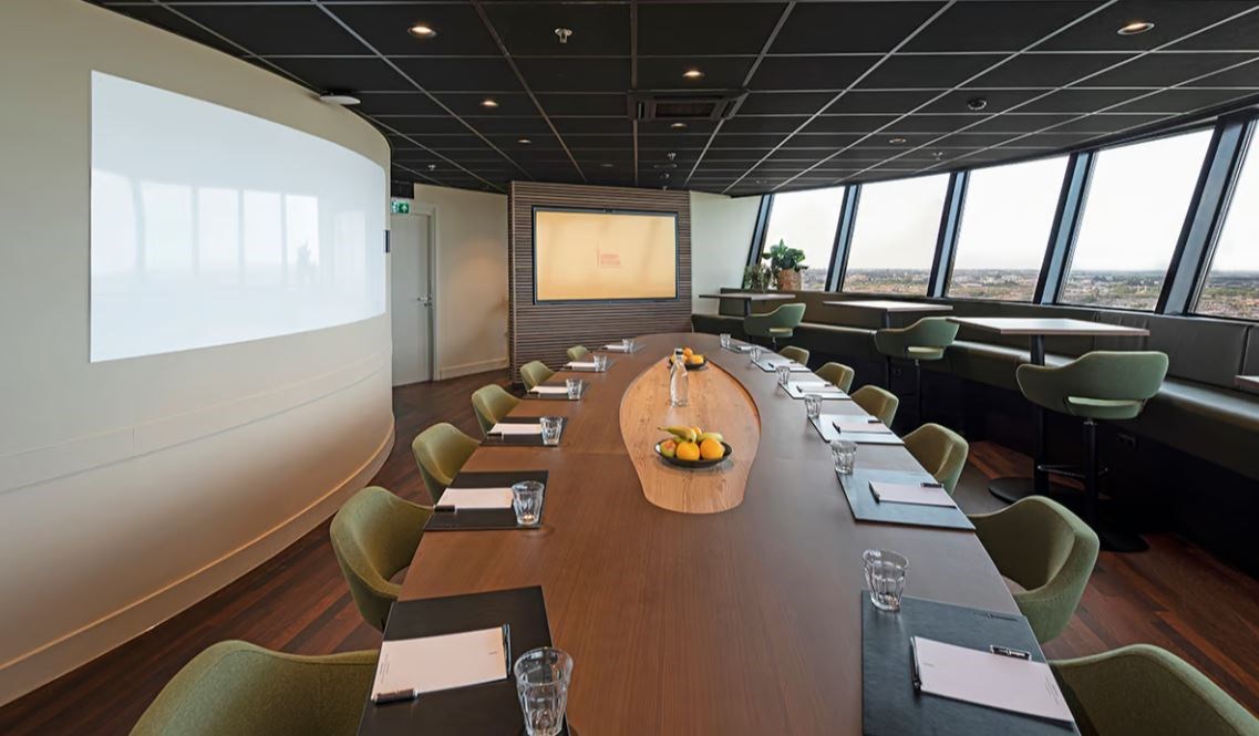 Vergaderen bovenop de Euromast in Rotterdam