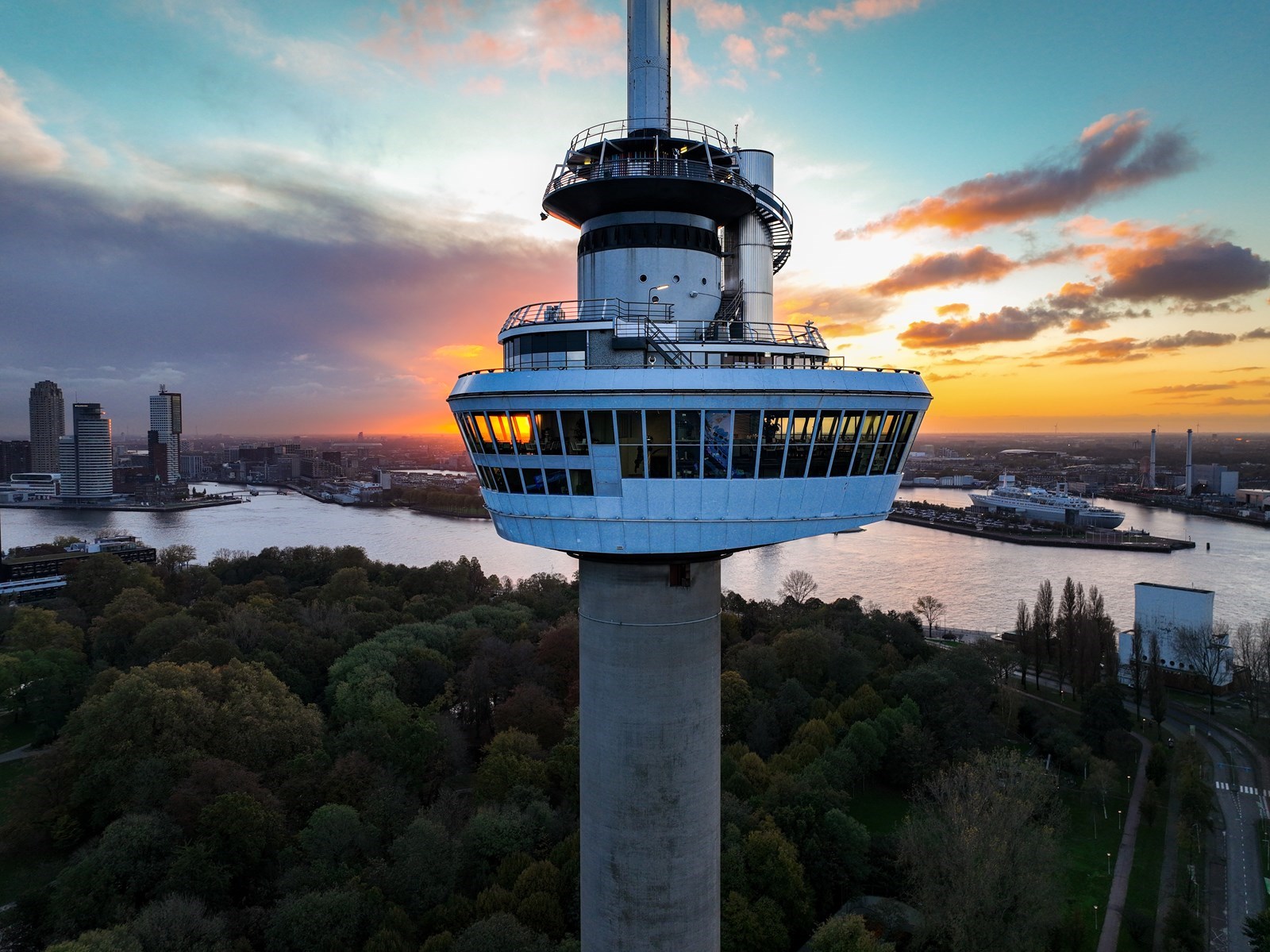 Vergaderen bovenop de Euromast in Rotterdam