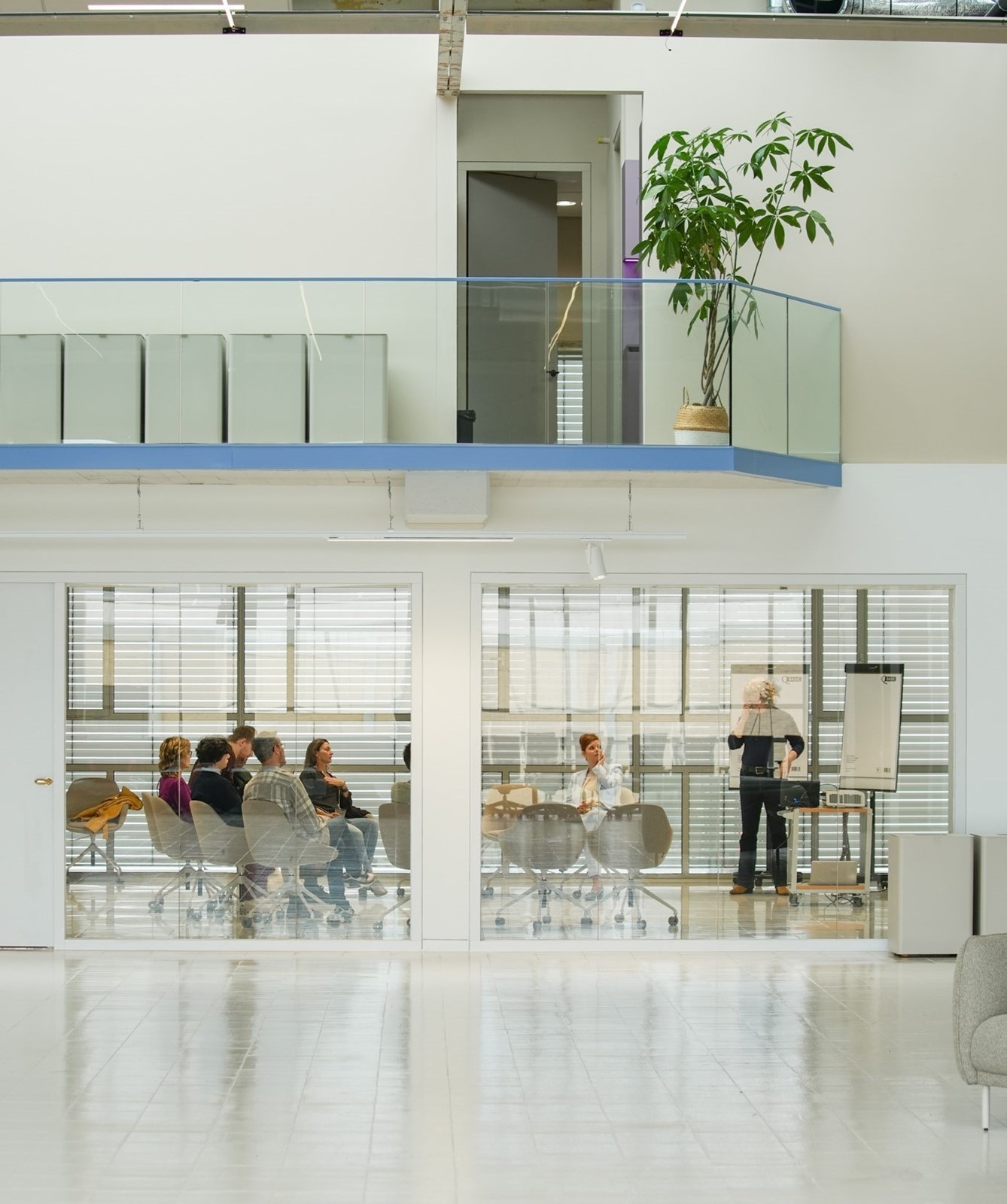 Vergaderen tussen de hightech robotica