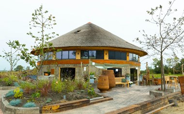 Vergaderen en overnachten in een voormalige Mestsilo Vergaderen en overnachten in een voormalige Mestsilo