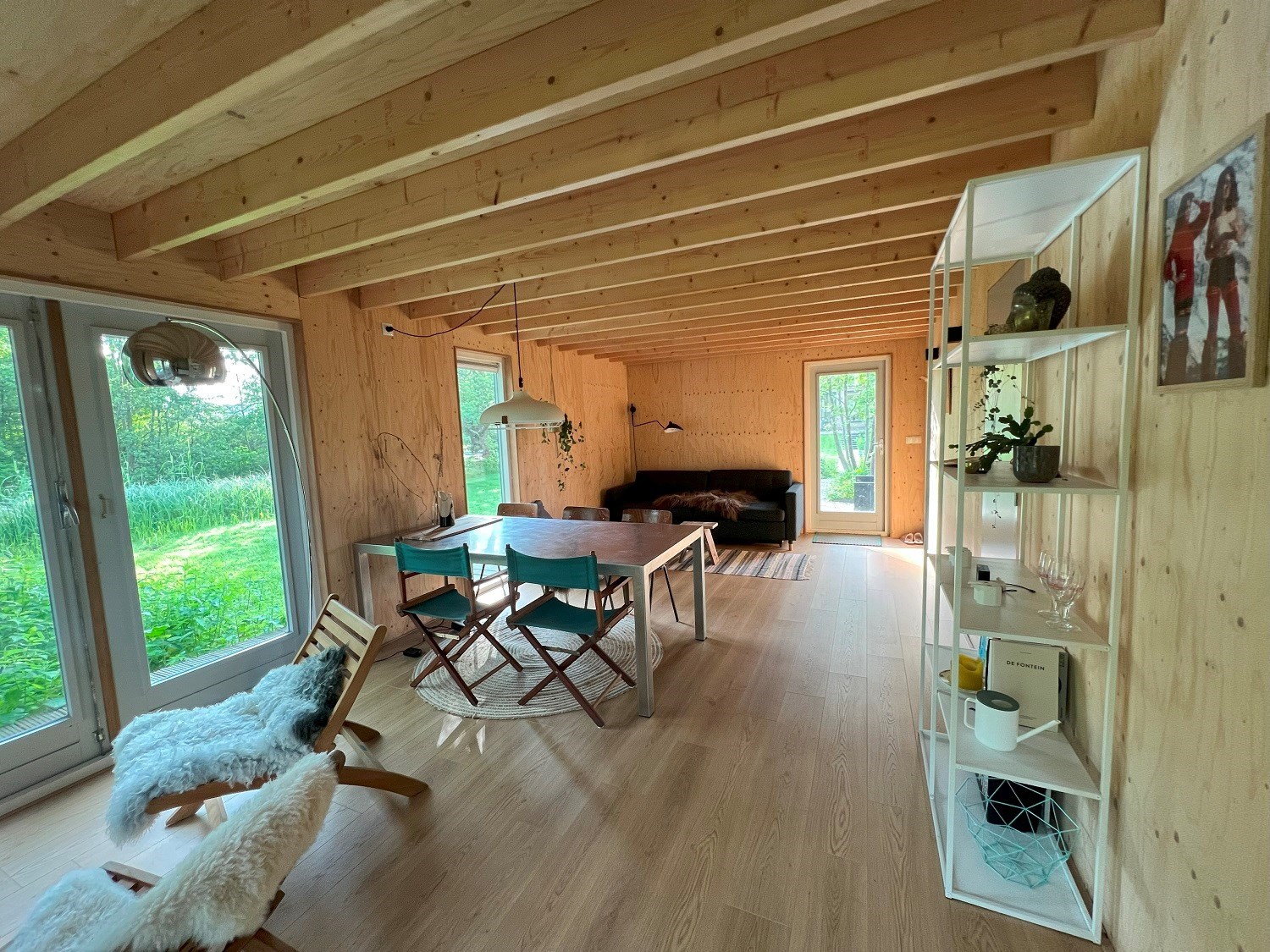 Vergaderen in een bijzonder Bosbureau in de natuur