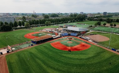 Vergaderen bij de honkballers van de Amsterdam Pirates Vergaderen bij de honkballers van de Amsterdam Pirates