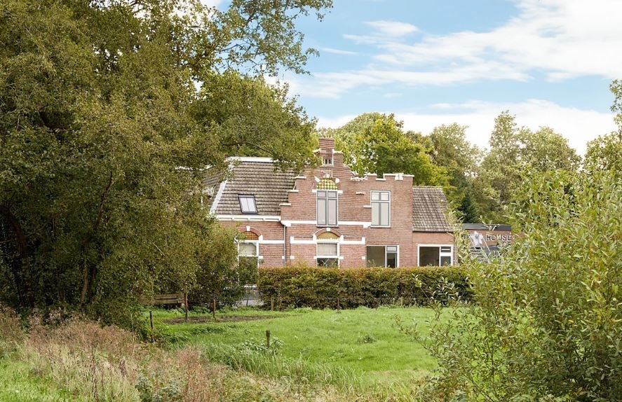 Vergaderen in een karakteristiek pand aan de rand van het bos