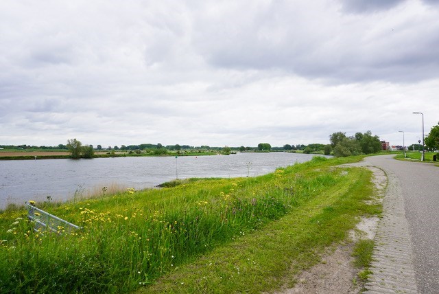 Vergaderen in een cultuurhistorische boerderij met panoramisch uitzicht over de Maas