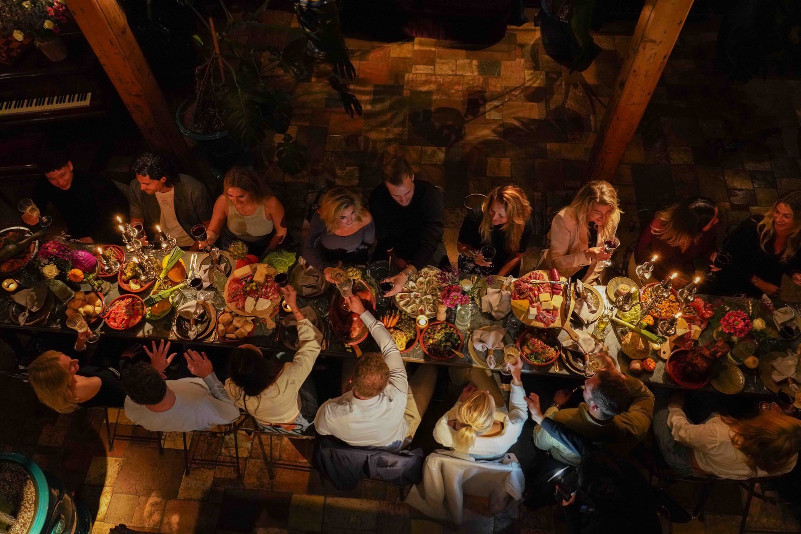 Unieke vergaderervaring in een stijlvolle ruimte met uitzicht op een rustgevende privé-tuin