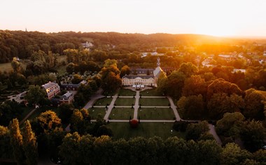 Vergaderen in een prachtig gerestaureerd kasteel Vergaderen in een prachtig gerestaureerd kasteel