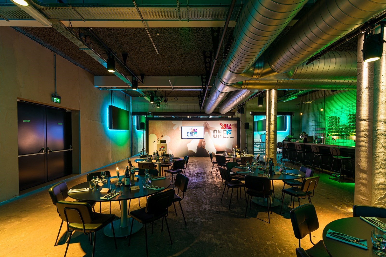 Origineel vergaderen in de Werkspoorkathedraal