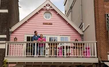 Origineel vergaderen in een karakteristiek roze verandahuis in het centrum van Rotterdam Origineel vergaderen in een karakteristiek roze verandahuis in het centrum van Rotterdam