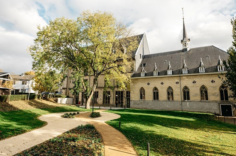 Origineel vergaderen in een voormalig Franciscanessenklooster Origineel vergaderen in een voormalig Franciscanessenklooster
