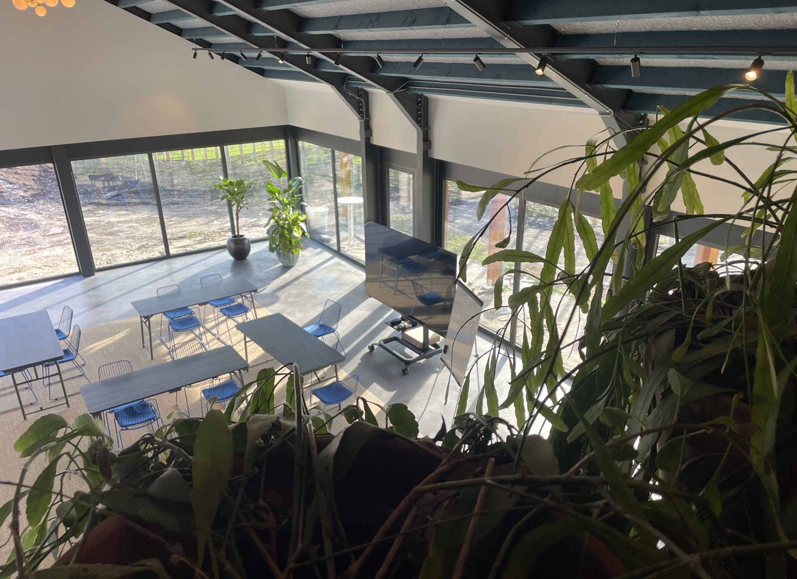 Origineel vergaderen op een sfeervolle boerderij-resort in de natuur