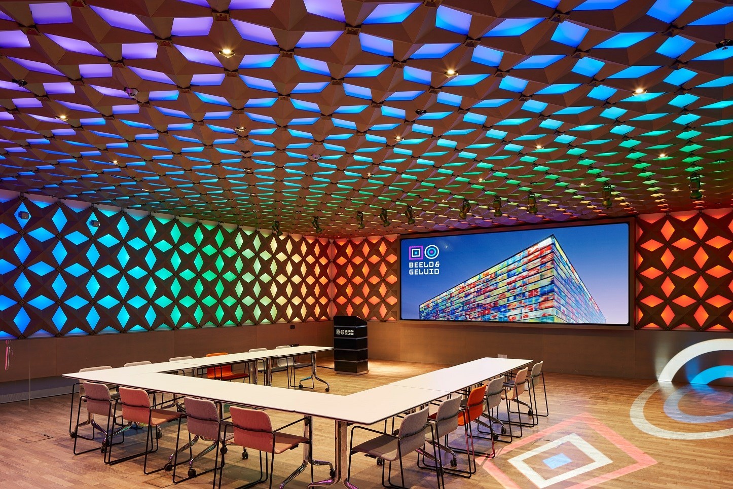 Vergaderen bij Beeld & Geluid in Hilversum