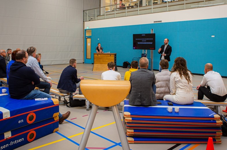 Origineel vergaderen (en teambuilden) in een sportcentrum Origineel vergaderen (en teambuilden) in een sportcentrum