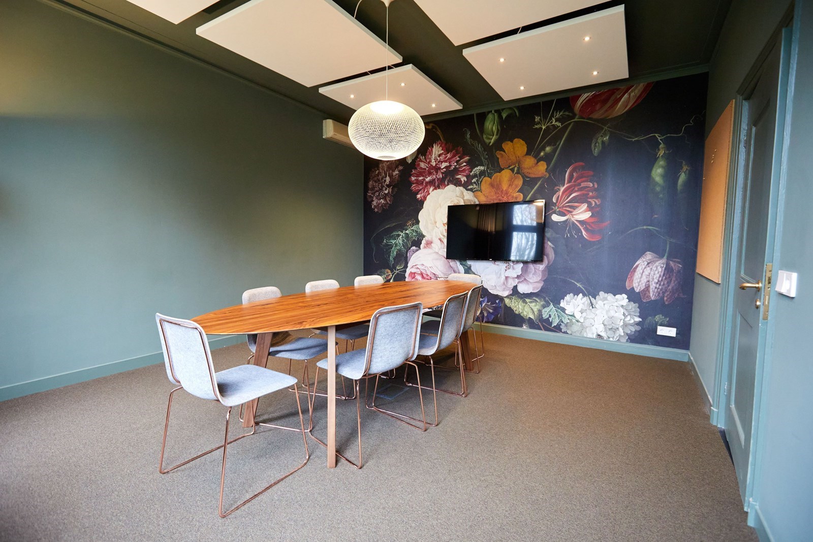 Origineel vergaderen in een oude burgemeesterswoning in het groen