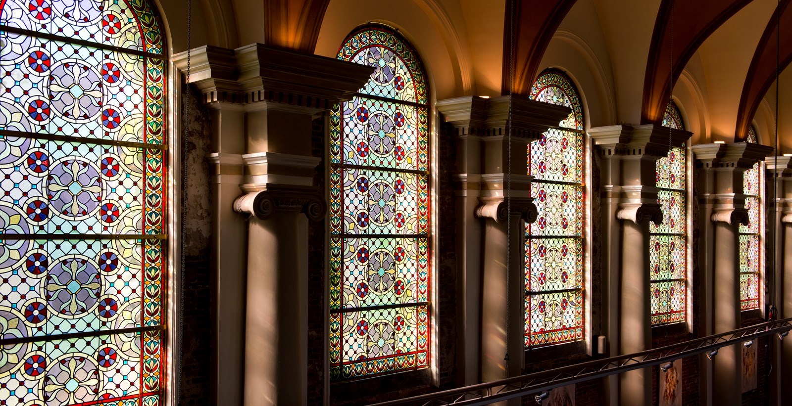 Origineel vergaderen in een Kerk, Pastoriekamer of Finse Kota